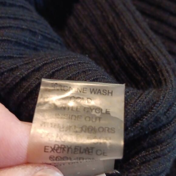 Cable & Gauge Soft Knit Sweater - Picture 7 of 11